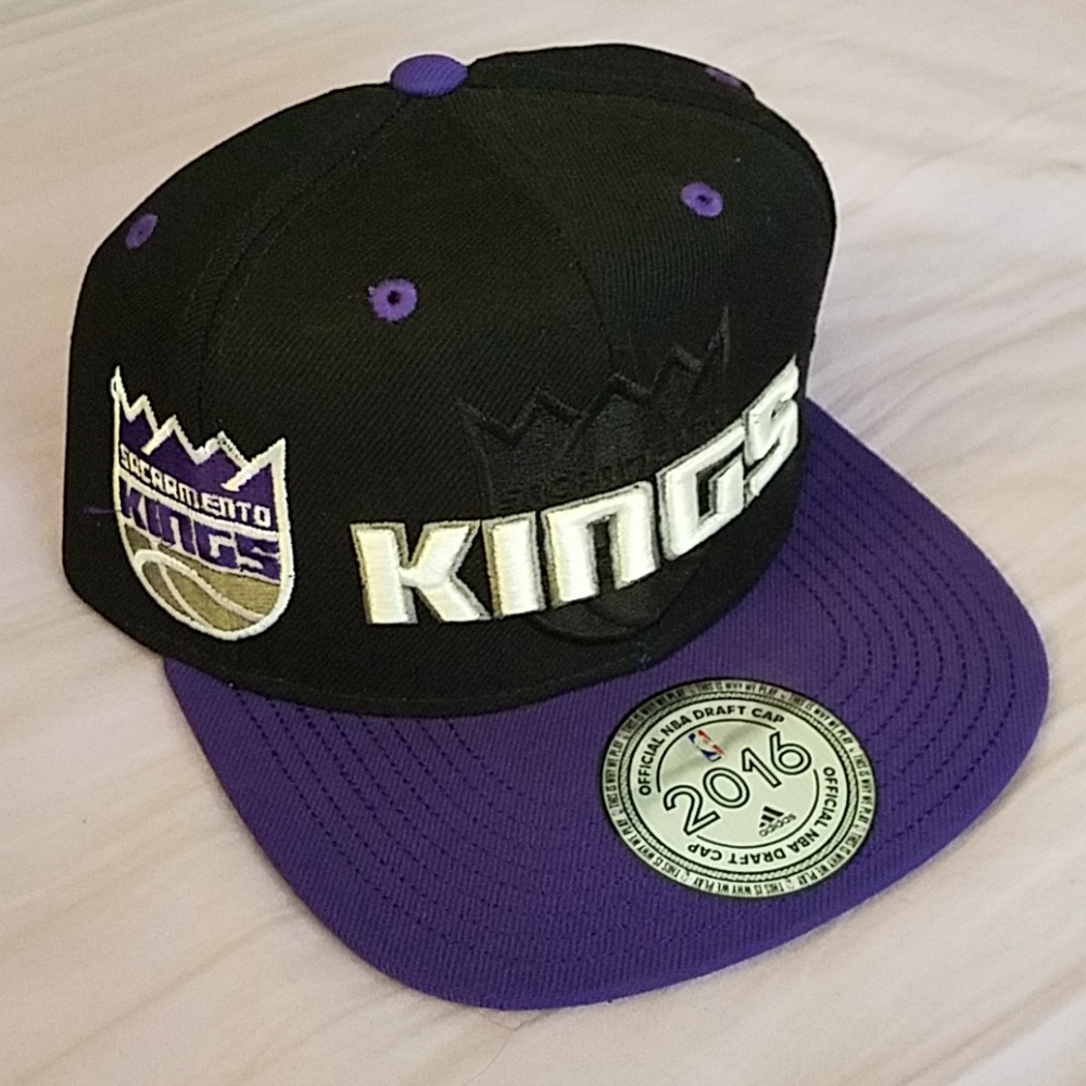2016 kings hat